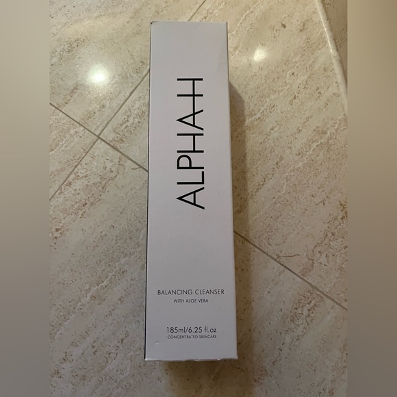 Alpha H Balancing Cleanser - Picture 2 of 3
